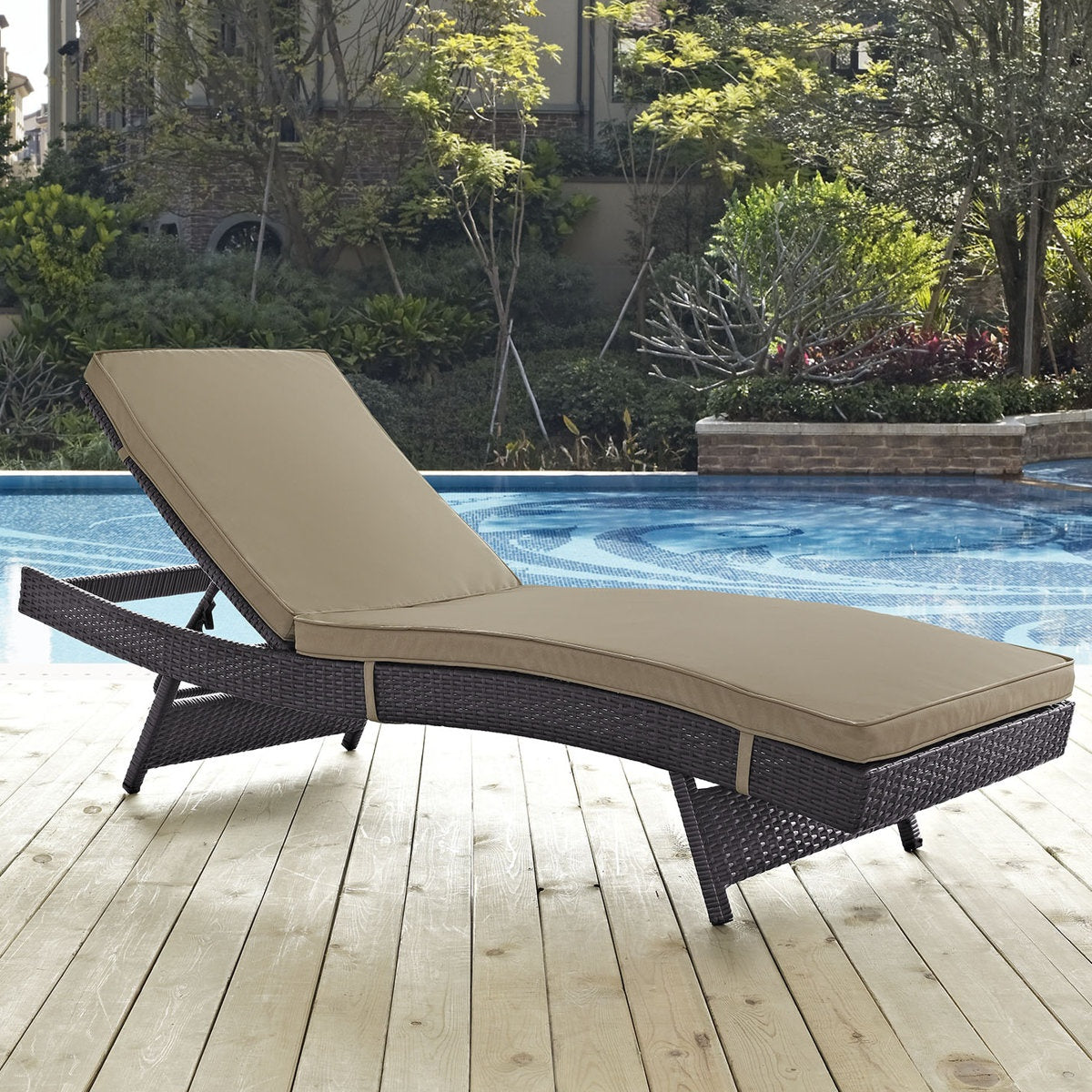 Wulfern Marmaronisi Cushioned Wicker Chaise Lounge