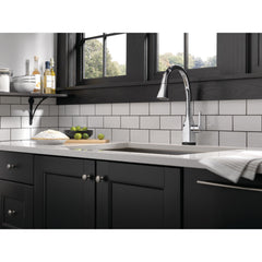 Mateo Pull Down Touch Single Handle Kitchen Faucet with MagnaTite® Docking and Touch2O® Technology in Chrome | product photo