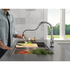 Trinsic Touchless Kitchen Faucet with Touch Technology, Chrome Kitchen Sink Faucet with Pull Down Sprayer, Single Hole, Chrome | product photo