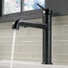 Trinsic Pull Out Sprayer Kitchen Sink Faucet, Single Handle Kitchen Faucet in Matte Black | product photo