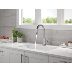 Trinsic VoiceIQ Touch Kitchen Faucet with Touchless Technology in Arctic Stainless | product photo