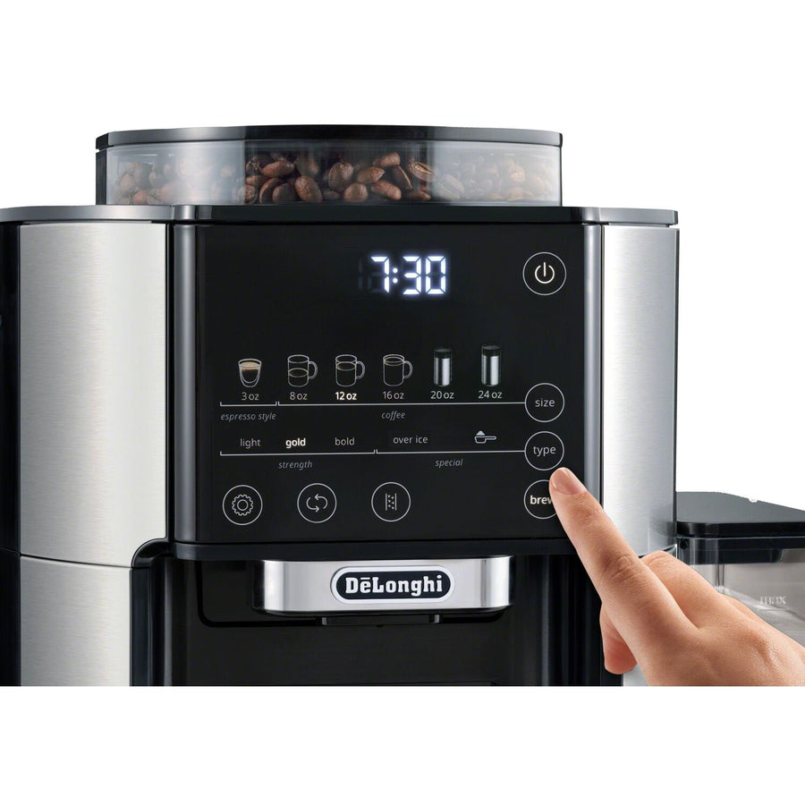 Detail | De'Longhi TrueBrew coffee maker brewing operation detail with carafe
