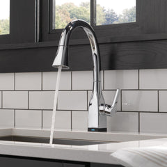 Mateo Pull Down Touch Single Handle Kitchen Faucet with MagnaTite® Docking and Touch2O® Technology in Chrome | product photo