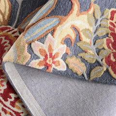 Area Rug, 5 ft x 8 ft in Gray and Rust Floral