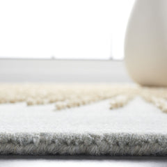 Area Rug, 5 ft x 8 ft in Hand Woven Viscose and Wool