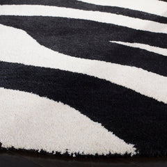 Area Rug, 6 ft x 9 ft, White and Black Animal Print Wool