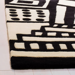 Area Rug, 6 x 9 ft, Ivory/Black Wool with Scalloped Edges