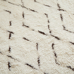Area Rug, 6' x 9' Rectangle in Ivory with Geometric Pattern