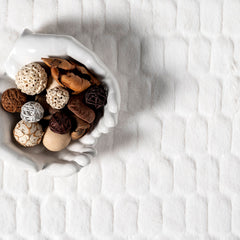 Area Rug, 7'6" x 9'6" in White Polyester
