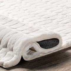 Area Rug, 7'6" x 9'6" in White Polyester