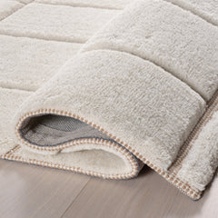 Area Rug, 7'6" x 9'6", Ivory Wool with Checkered Pattern