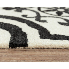 Area Rug, 8'6" x 11'6" in Ivory/Black with Wool and Polyester