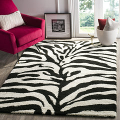 Area Rug, 8 x 10 ft, Animal Print Shag in Ivory and Black