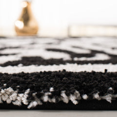Area Rug, 8 x 10 ft, Animal Print Shag in Ivory and Black