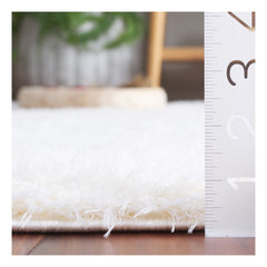 Area Rug, 9 x 12 Ft in Ivory Polyester