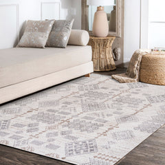 Area Rug in Beige and Gray, 7'7" x 10'2"