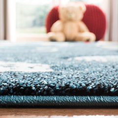 Area Rug in Navy and Ivory, 6'7" x 9'