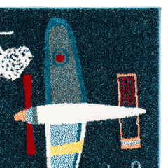 Area Rug in Navy and Ivory, 6'7" x 9'
