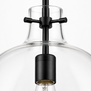 Hardware | close view of the matte black fitter, thumbscrews, and socket