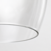 Glass | close view of the clear glass rim and its true thickness