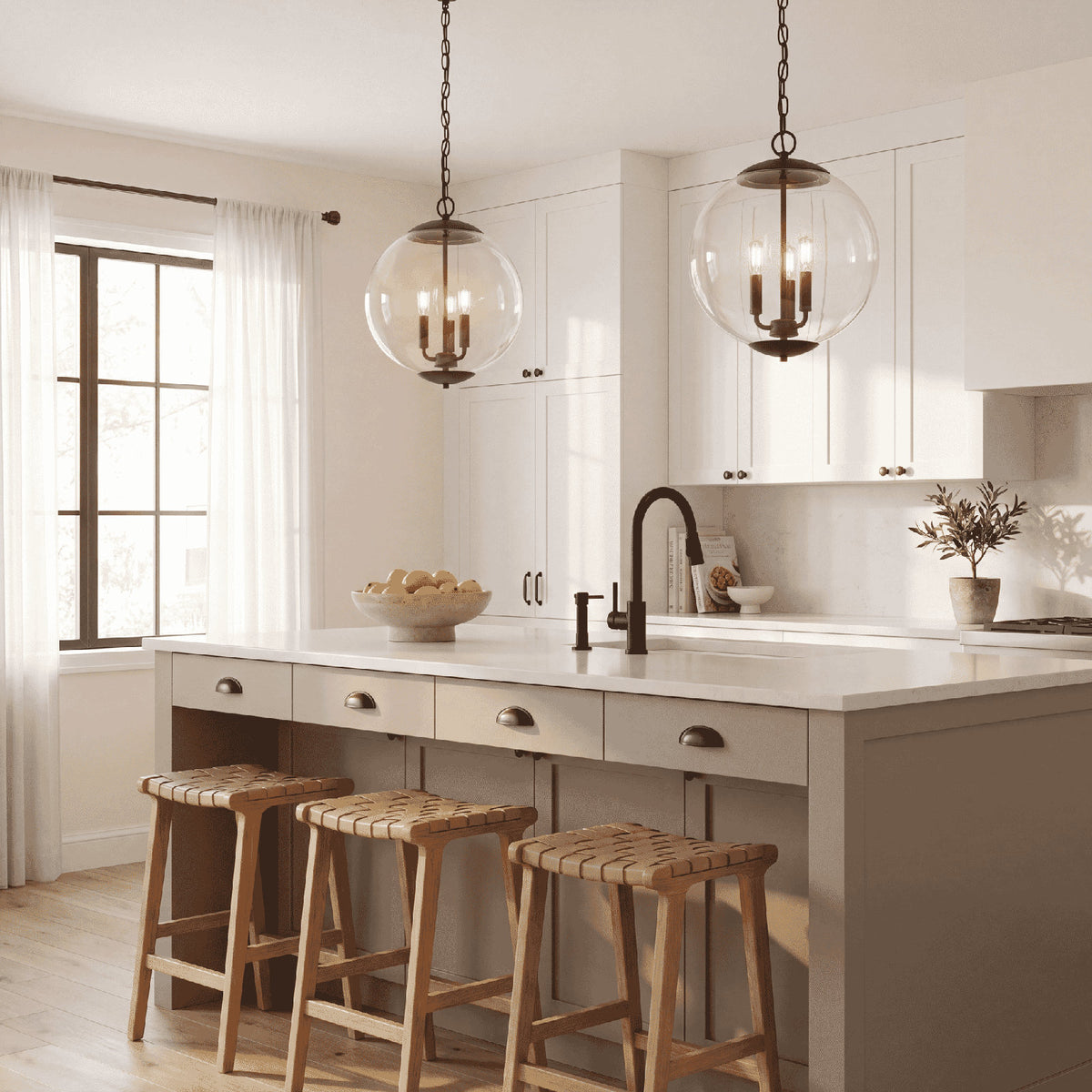 Chandelier, 3-Light Candle Style in Metal with Clear Glass Shade