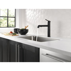 Trinsic Pull Out Sprayer Kitchen Sink Faucet, Single Handle Kitchen Faucet in Matte Black | product photo