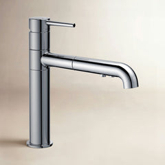 Trinsic Pull Out Sprayer Kitchen Sink Faucet, Single Handle Kitchen Faucet in Chrome | product photo
