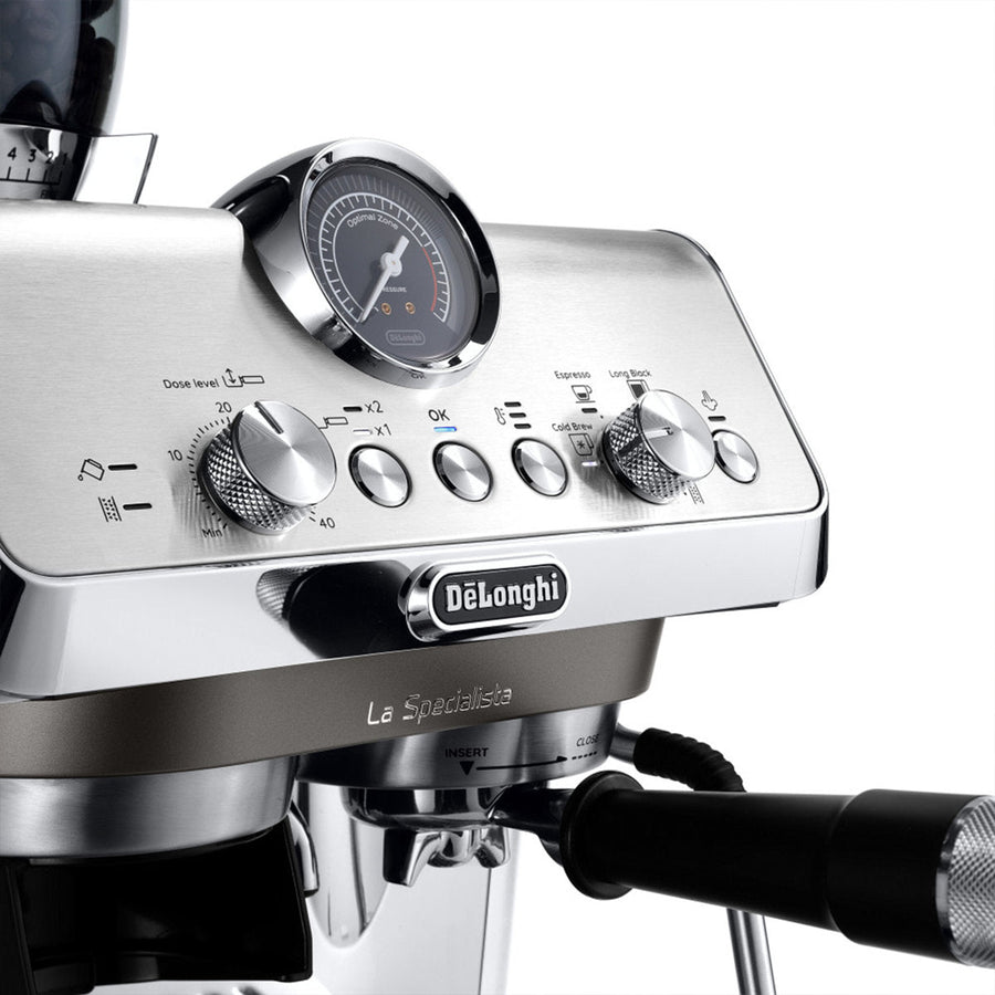 Detail | Arte Evo pressure gauge, dose dial, and Cold Brew control panel