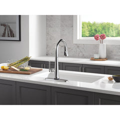 Emmeline Touch2O Kitchen Sink Faucet with Touchless Technology in Lumicoat  Arctic Stainless | product photo