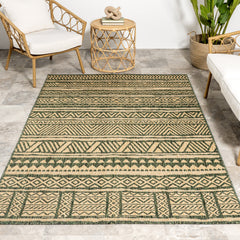 Indoor/Outdoor Area Rug, 9'6" x 12', Green with Geometric Pattern