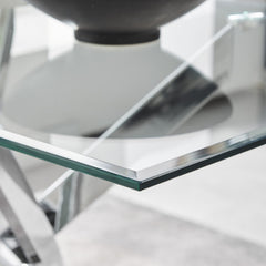 Detail | Close view of the Kolvern Santangelo Glass Dining Table
