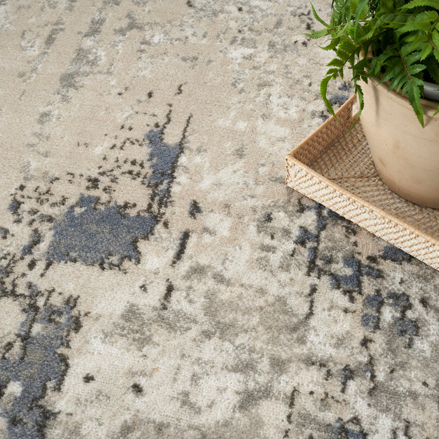 Close up | close-up of the Brecon rug's pile in beige, grey and ivory