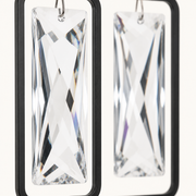 Crystal detail | close view of the faceted crystal battens