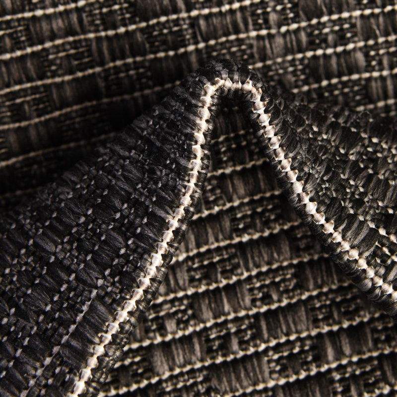 Close up | the border and weave detail up close