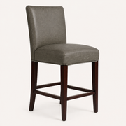 Studio | true three-quarter studio angle, full back and the seat's side rail both reading