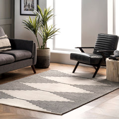 Wool Area Rug, 7'6" x 9'6" with Diamond Stripe Pattern in Ivory