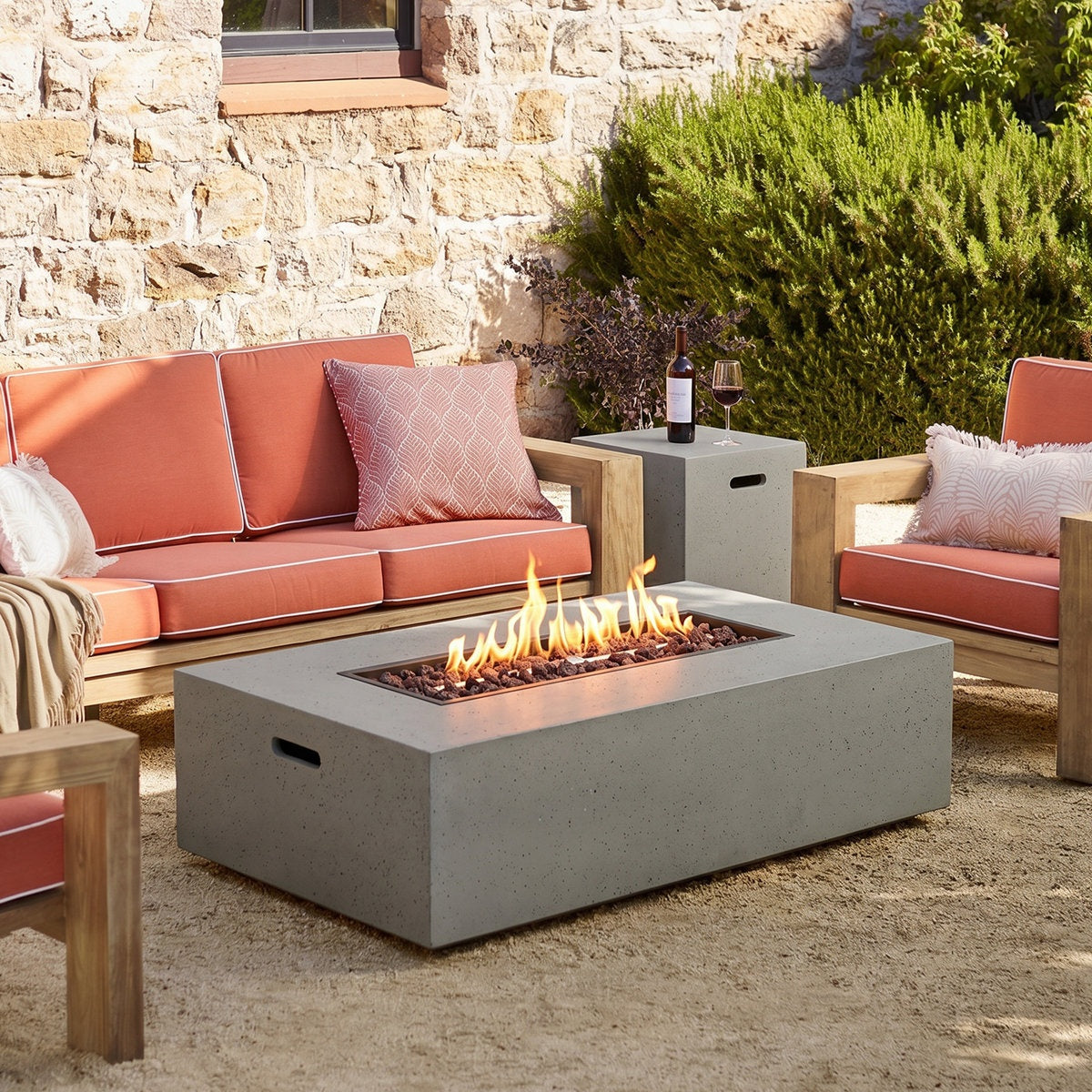 Wulfern Nikouria Concrete Fire Pit Table Set