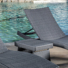 Detail | Close view of the Wulfern Tigani 3-Piece Wicker Lounger Set